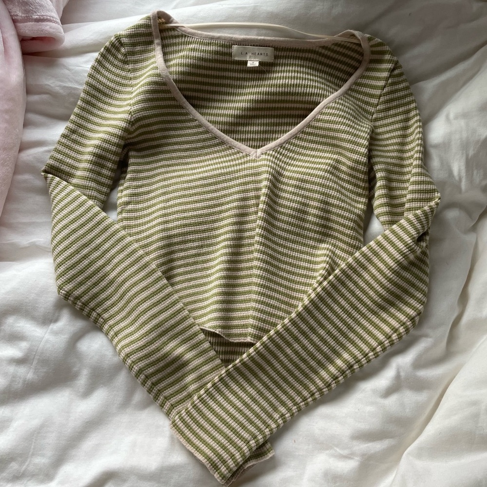 semi cropped pacsun long sleeve